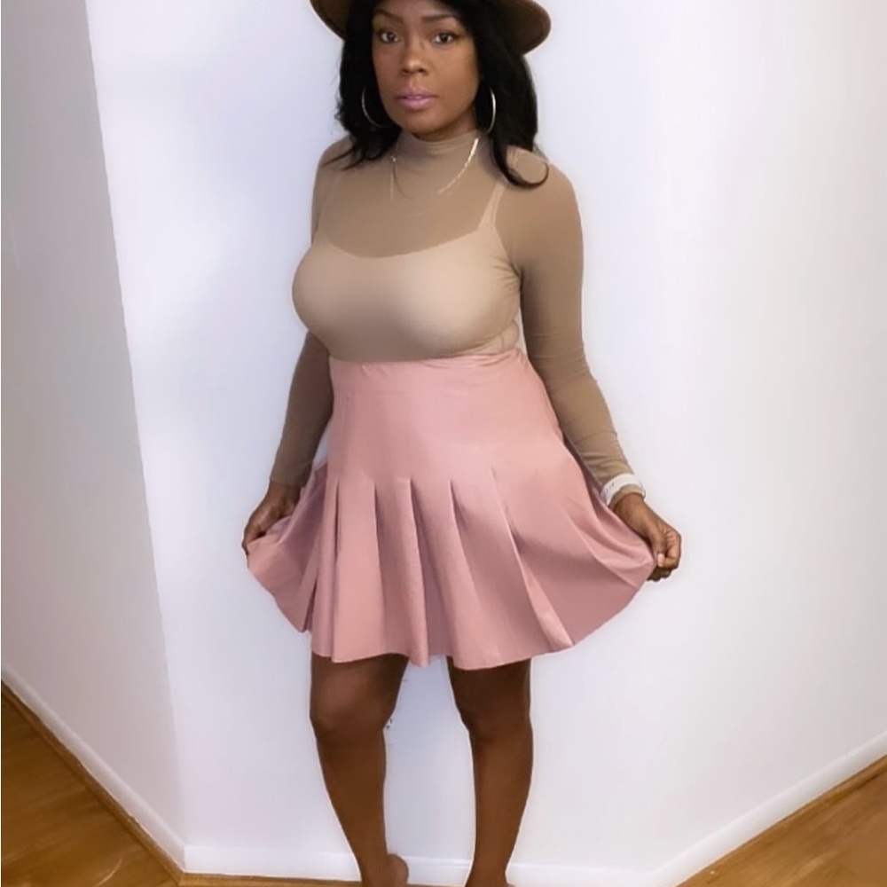 Elegant Pink Women's Faux Leather Pleated Tennis Skirt